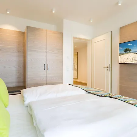 Beachhouse Bansin App 11 *